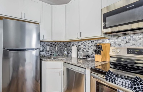 Downtown Wilmington Apartment | Best Location & Free Parking