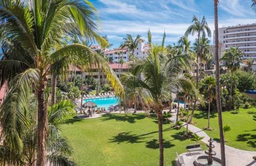 El Medano Ejidal Apartment | Best Location in Medano Beach -Marina Sol LRG 2 Bed Steps to Beach, Downtown & Marina