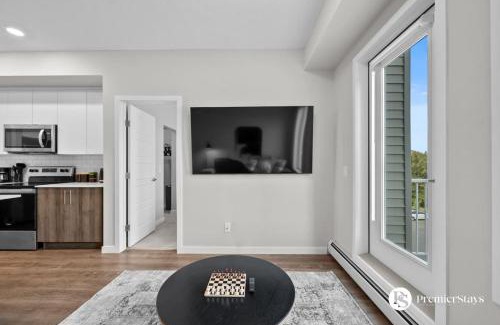Inglewood House | Best Location Inglewood with 2 Bedrooms and Heated Underground Parking