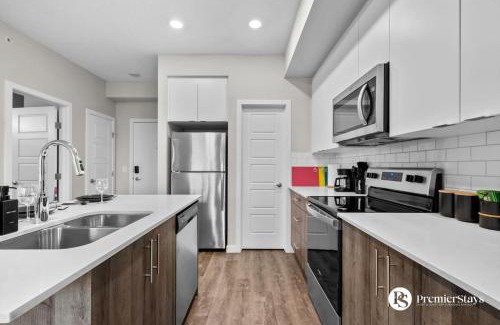 Inglewood House | Best Location Inglewood with 2 Bedrooms and Heated Underground Parking