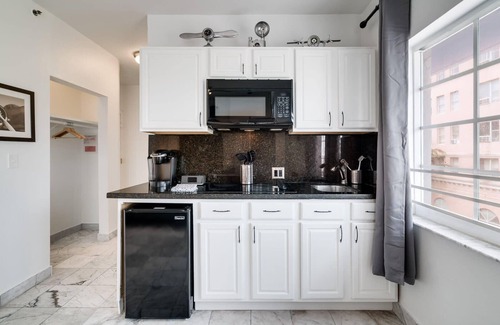 Flamingo/Lummus Condo | Best Location SOBE Top Floor 2 min to beach & fun