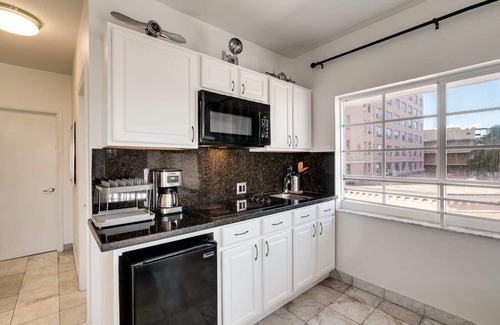 Flamingo/Lummus Condo | Best Location SOBE Top Floor 2 min to beach & fun