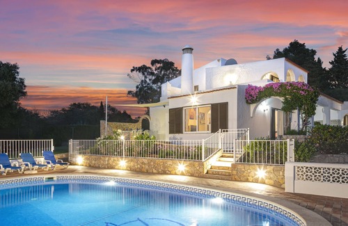 Carvoeiro Villa | Best Location Walk to town beach HEATED Gated Pool Amazing Views. 5 Bedrooms