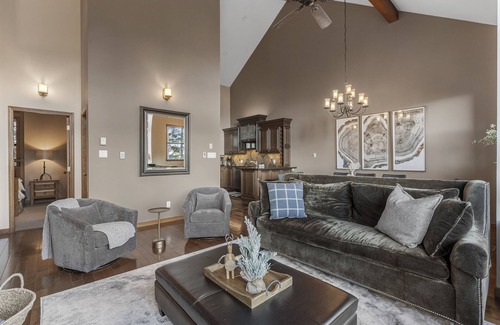 Whistler Village House | Best Mountain View, 5-Star Luxury Whistler Village 5BR Ski-in