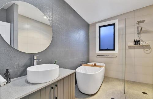 Orange House | Best Nest on March Cosy Home in CBD Firepit