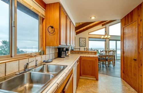 Cloverdale House | Best Ocean Views Outside Pacific City