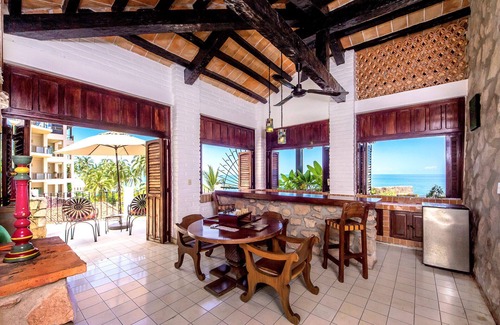 South Shore Hotel Area Villa | BEST OCEANFRONT VILLA WITH FULL STAFF, DIRECT BEACH ACCESS