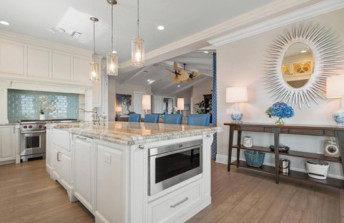 Bradenton Beach House | Best of both worlds! Luxury 6000+ sq ft Bay front home also next to Beach