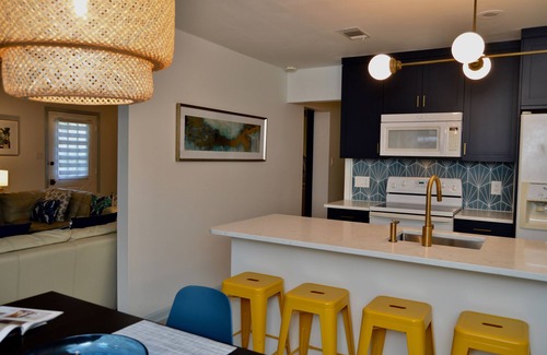 Whitemarsh Island House | Best of both worlds - located between Savannah Downtown and Tybee Island.