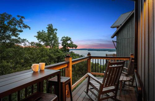 Sevierville House | Best of Both Worlds/Near Pigeon Forge/Lake Views