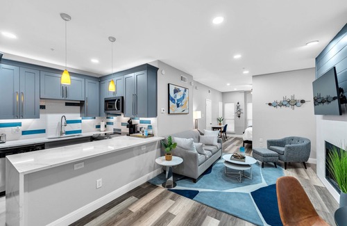 Oak Lawn Apartment | Best of Oaklawn Mins to Uptown and Medical Center