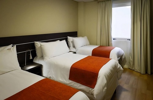 El Centro Hotel | Best Place to Stay in Buenos Aires! Close to Parque Intercontinental Plaza