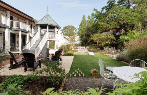 Wilmington Historic District Apartment | Best Place to Stay in Wilmington! Pets Allowed, Pool, Near Burgwin-Wright House