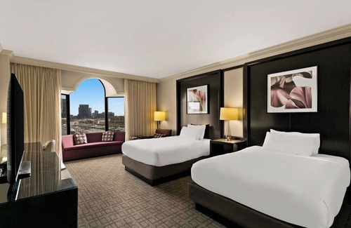 Downtown Baltimore Resort | Best Place to Unwind! Near National Aquarium Baltimore, Pet-Friendly