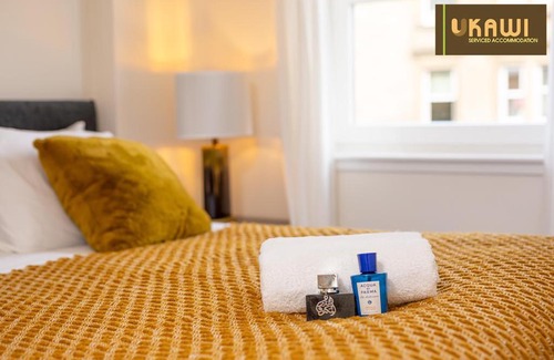 Merchiston Apartment | Best Value - 2 Bedroom Apartment, Upto 5 Guests with Ukawi Serviced Accommodation Edinburgh, Free Car Park & Free WiFi