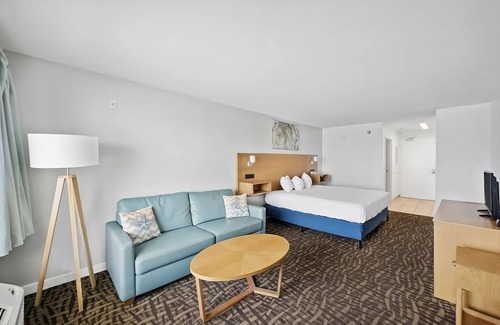 Panama City Beach Hotel | Best Value, Quality Stay! Ocean View, Beachfront Property, Outdoor Pool
