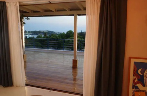 Vouliagmeni Apartment | Best view in the Bay!
