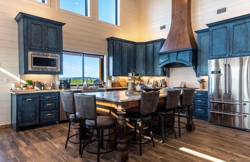 Broken Bow Cabin | Best Views in Broken Bow/Pool Table/Hot Tub/Fire Pit/Epic Rain Shower/Arcade