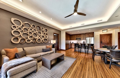 Lakeside Park Condo | Best Walking Location, Pool, Beach, Restaurants - Zalanta #220