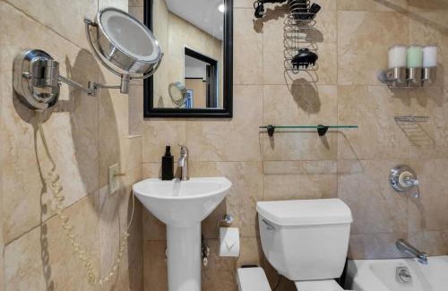 Central New York City Apartment | Best Walking Score APT in Heart