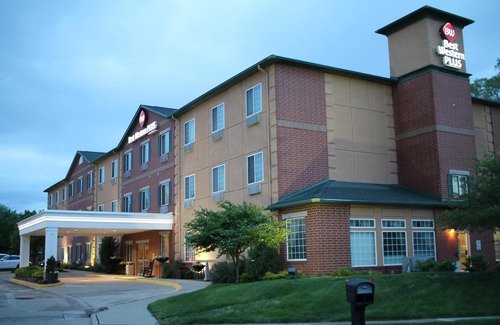 Clive Hotel | Best Western Plus des Moines West Inn & Suites