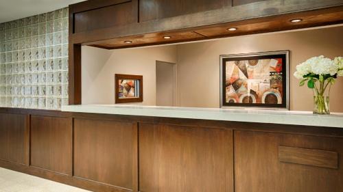 Montrose Hotel | Best Western Plus Downtown Inn & Suites