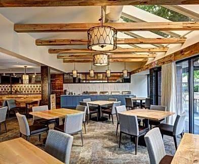 Regent Hotel | Best Western Plus InnTowner Madison