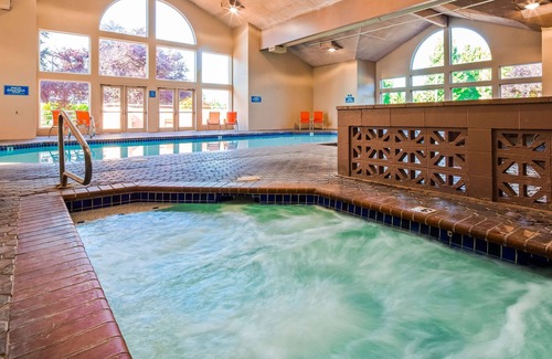 Southeast Salem Hotel | Best Western Plus Mill Creek Inn