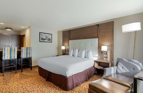 Southeast Salem Hotel | Best Western Plus Mill Creek Inn