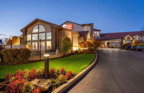 Southeast Salem Hotel | Best Western Plus Mill Creek Inn
