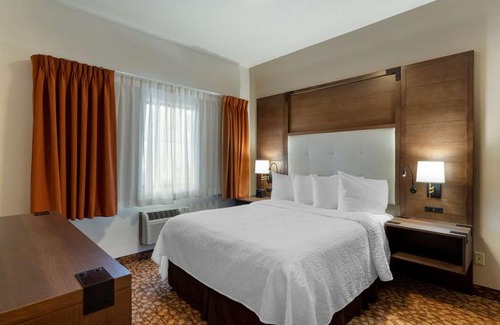Southeast Salem Hotel | Best Western Plus Mill Creek Inn