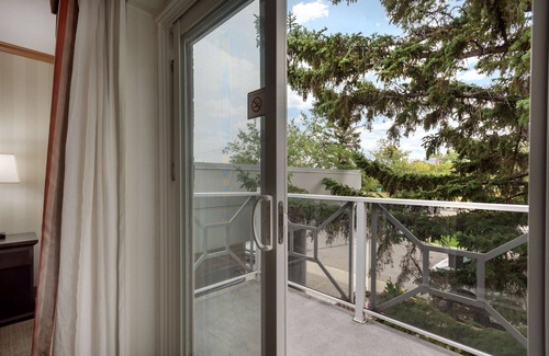 Calgary Hotel | Best Western Plus Port O'Call Hotel