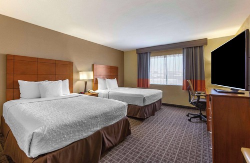 Thunderbird Industrial Airpark Hotel | Best Western Plus Scottsdale Thunderbird Suites
