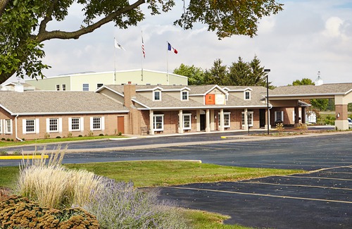 Quad Cities Hotel | Best Western Plus Steeplegate Inn