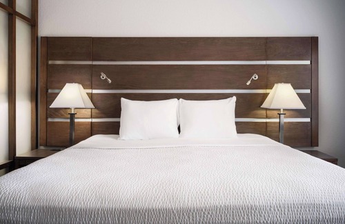 Wellborn Hotel | Best Western Plus College Station Inn & Suites