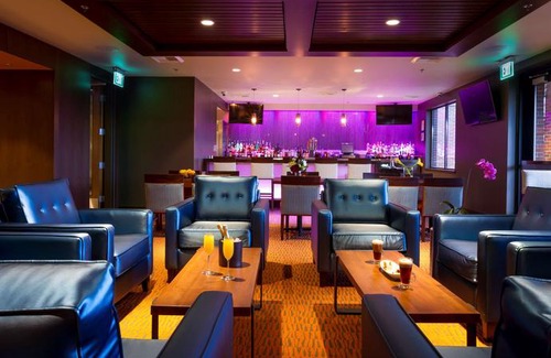 Lebanon Hotel | Best Western Premier Boulder Falls Inn