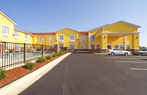 Sherwood Hotel | Best Western Sherwood Inn & Suites