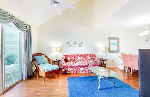 Ocean View Condo | Bethany Bay 3rd-Floor Condo w/ Balcony, Golf On-Site, and Free WiFi!