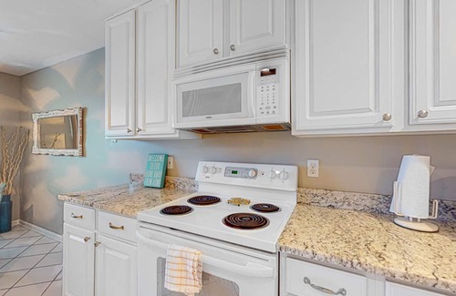 Ocean View Condo | Bethany Bay 3rd floor condo w/golf on-site, free WiFi, and balcony