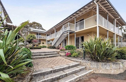 Margaret River Apartment | Bette - Central Studio Apartment right in town