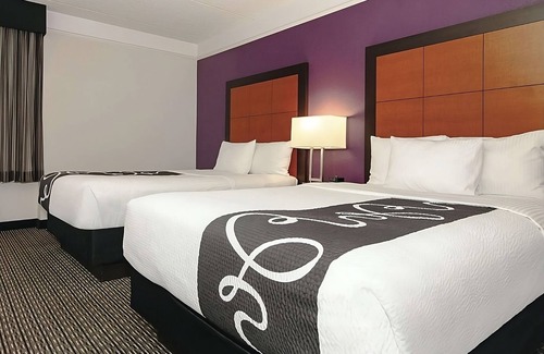Guasti Hotel | Better Choice For Your Vacation! 2 Great Units Close to iFLY Indoor Skydiving!