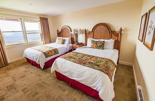 Volcano Hotel | Better Choice for your Vacation! Crater View Unit for 4, Free Parking!