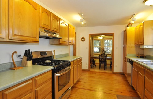 Ocracoke House | Better Days: Pet friendly home with enclosed yard. Screened porch.