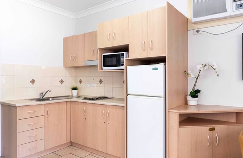 Glenelg Apartment | Betty's Bayside Retreat | 1BRM Glenelg