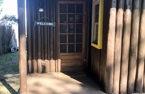 Applegate Cabin | Betty’s Bluff- a fully equipped Great Lakes escape