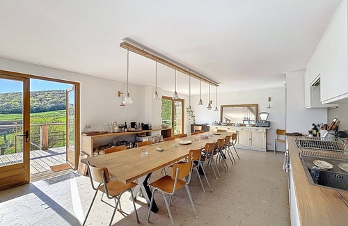 Saint-Gengoux-de-Scisse Villa | Between vineyards and forest, secluded estate with swimming pool and magnificent view