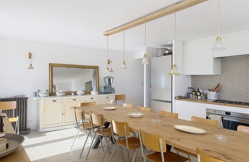 Saint-Gengoux-de-Scisse Villa | Between vineyards and forest, secluded estate with swimming pool and magnificent view