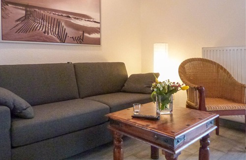 Monchgut-Granitz Apartment | "Between the Baltic Sea beach and the Bodden, the Boddenhus apartment house awaits you with its brig