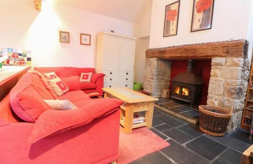 Llanddeiniolen House | Beudy Mawr