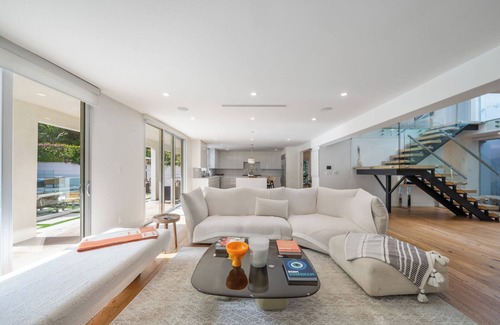 Beverlywood House | Beverly 6BR Oasis w/Pool & Spa